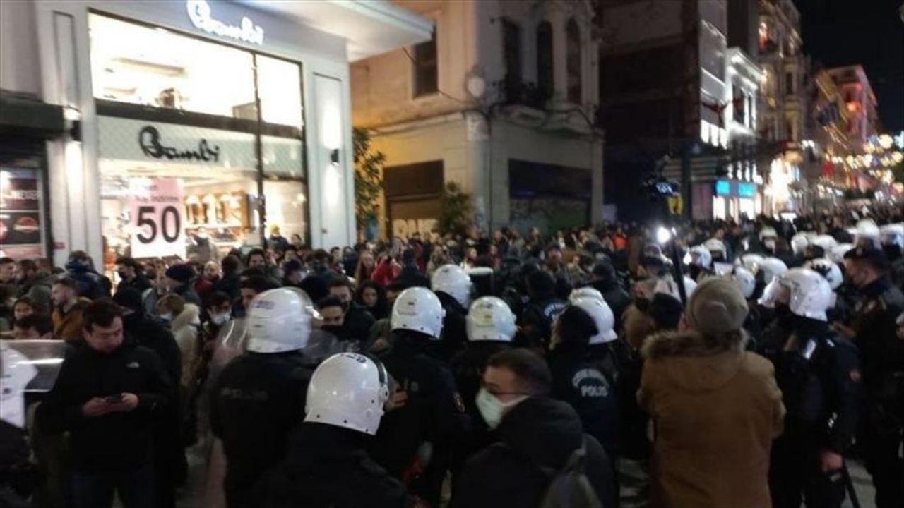Taksim'de Enes Kara eylemine polis müdahalesi