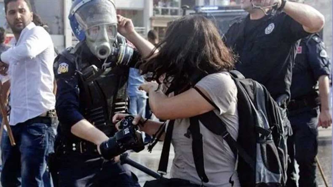 Kadın gazetecilere şiddet en çok Türkiye'de yaşanıyor