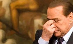 Berlusconi Covid-19'dan hastaneye kaldırıldı