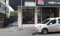 CHP İzmir İl Merkezi'ne ırkçı saldırı