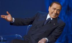 Rüşvetle senatör satın alan  Berlusconi'ye hapis