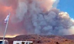 Rodos adasındaki yangında itfaiye ekibi mahsur kaldı