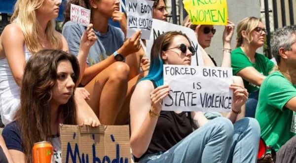 ABD'de kadınlar 49 yıl sonra kürtaj hakkını kaybetti, Biden AYM'ye öfkeli