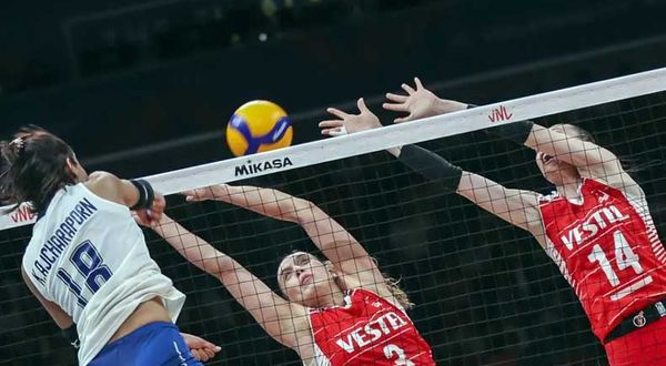 Türkiye A Milli Kadın Voleybol takımı yarı finalde: Rakip İtalya