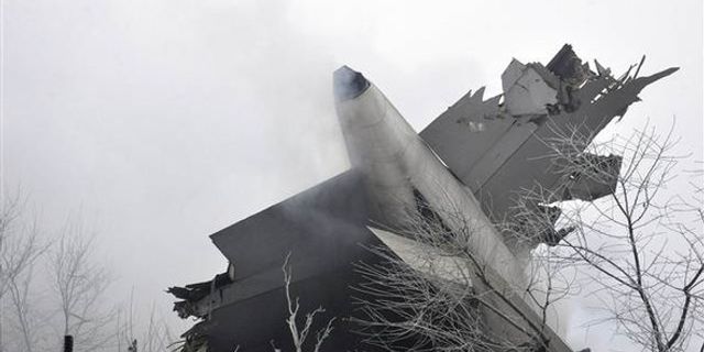 Türk kargo uçağı evlerin üstüne düştü, 37 kişi öldü