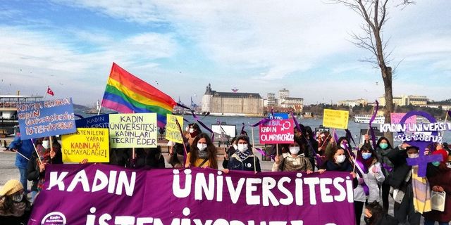 Üniversiteli Kadınlar: 'Hem kadın üniversiteleri açıp hem de cinsiyet eşitliği sağlanamaz
