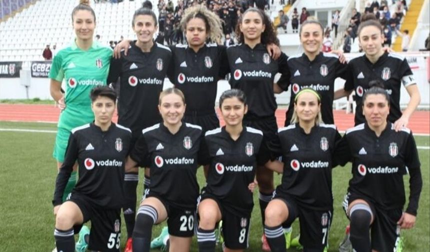 Beşiktaş Kadın Futbol Takımı'nda 8'i futbolcu, 10 kişide COvid-19 saptandı