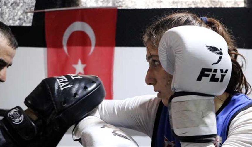 'Senden boksör olmaz' denilen kız şampiyon oldu