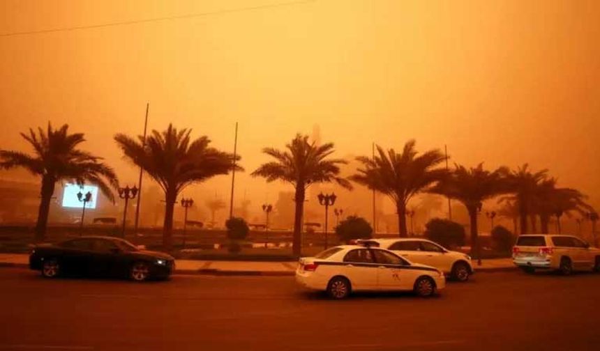 Irak'ta kum fırtınası yüzlerce kişiyi hastanelik etti