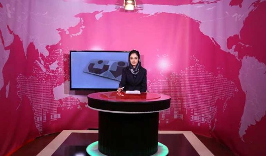 Taliban'dan yeni yasak: Kadın TV sunucuları yayında yüzlerini kapatacak
