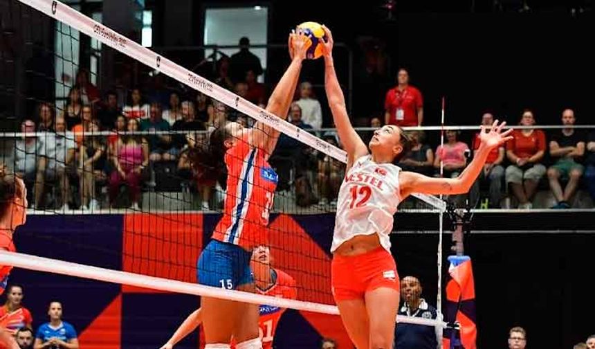 A Milli Kadın voleybolcularımız doludizgin: 3'de 3 yaptı