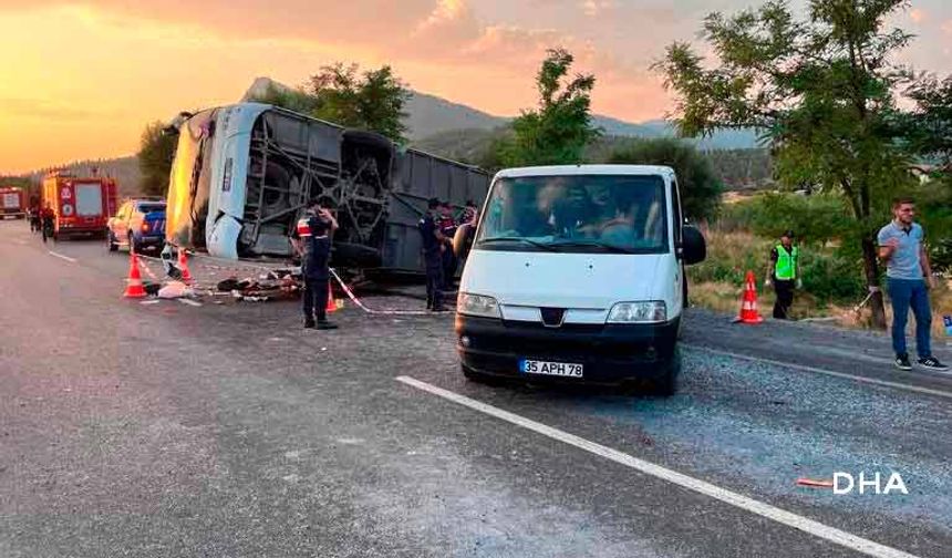 Kum yüklü kamyon, yolcu otobüsüne çarptı: 6 ölü , 43 yaralı